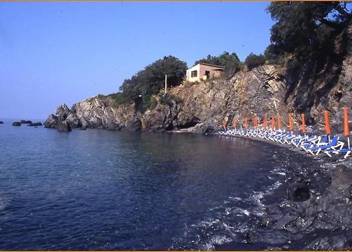 Illicini Stabilimento Balneare E Отель Маратея